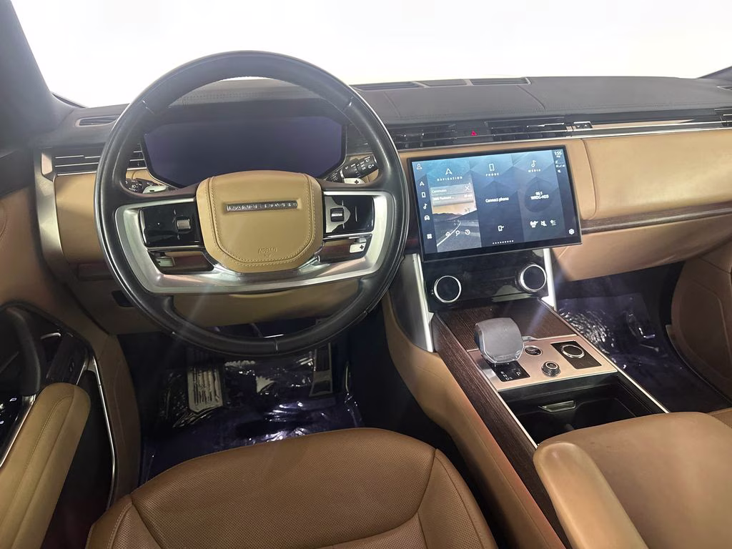 2023 Hakuba Silver Metallic Land Rover Range Rover SE AWD SUV