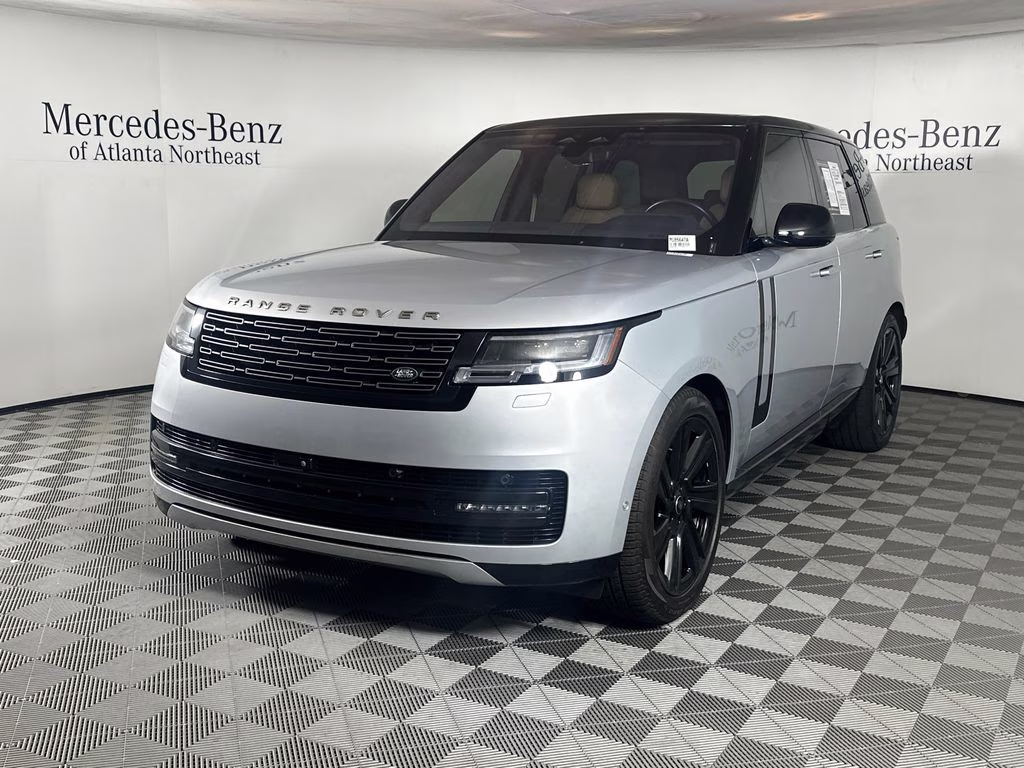 2023 Hakuba Silver Metallic Land Rover Range Rover SE AWD SUV