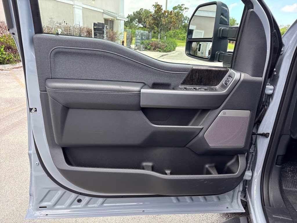 2026 Glacier Gray Metallic Tri-Coat Ford Super Duty F-250 SRW Lariat 4X4 Truck