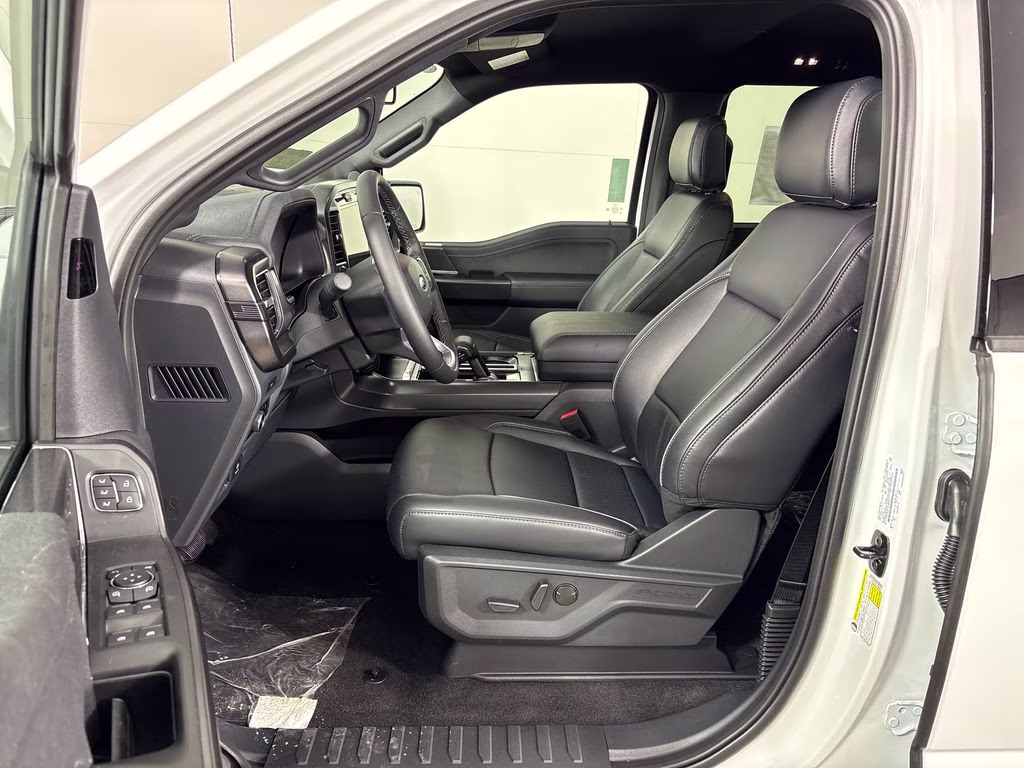 2026 Oxford White Ford F-150 Lariat RWD Truck