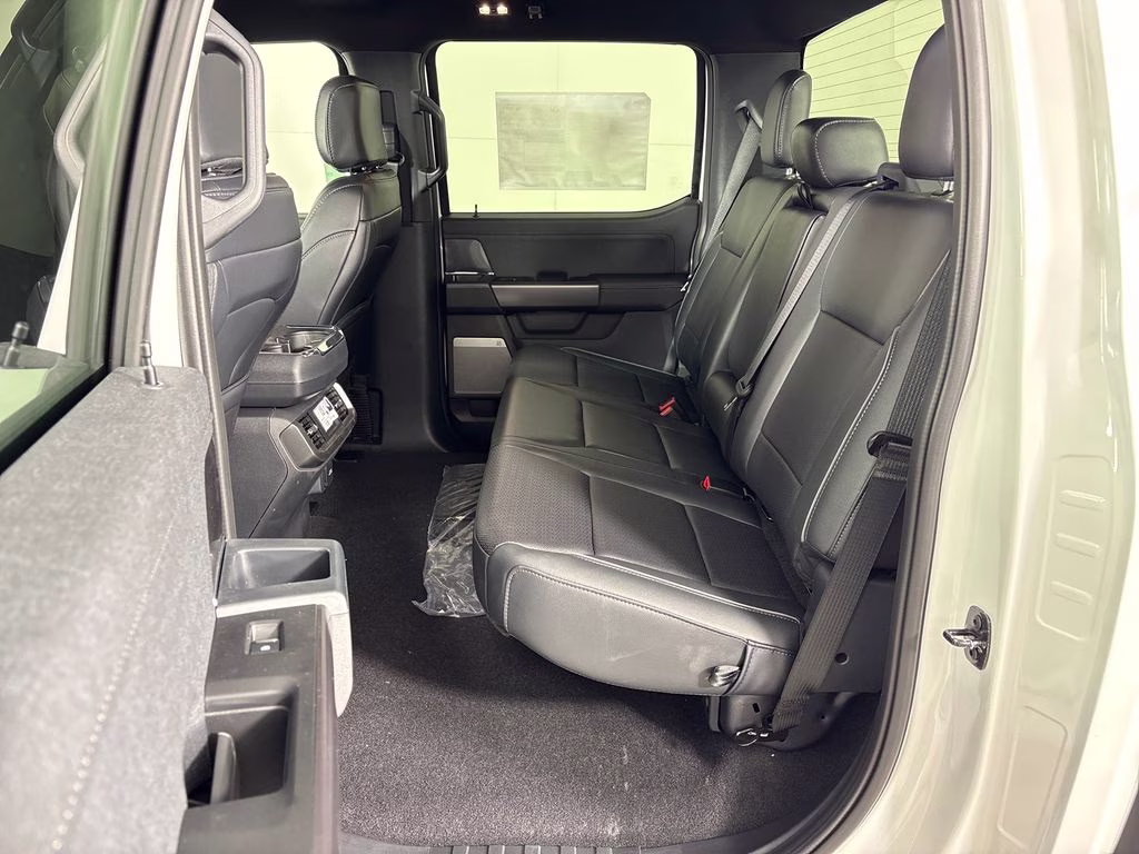 2026 Oxford White Ford F-150 Lariat RWD Truck