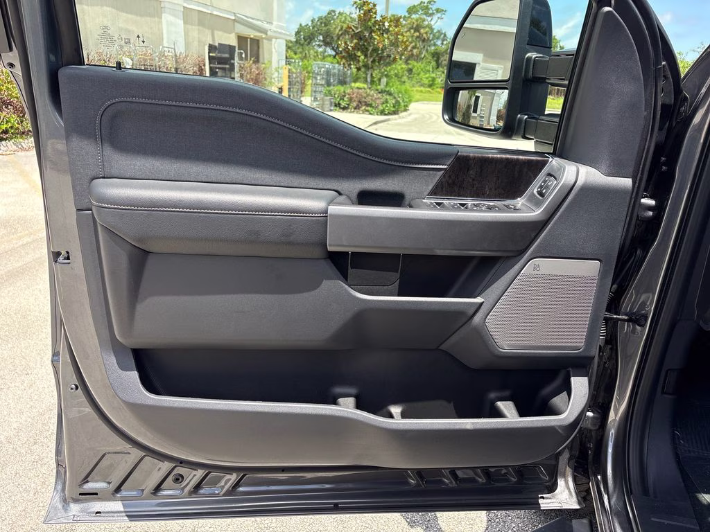 2026 Carbonized Gray Metallic Ford Super Duty F-250 SRW Lariat 4X4 Truck