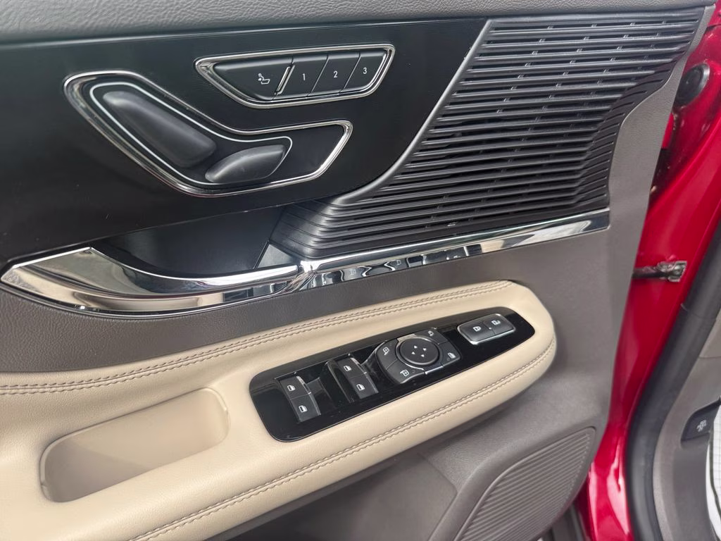 2022 Red Lincoln Corsair Standard FWD SUV