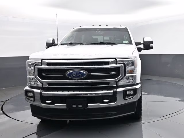 2022 Oxford White Ford Super Duty F-250 SRW Lariat 4X4 Truck