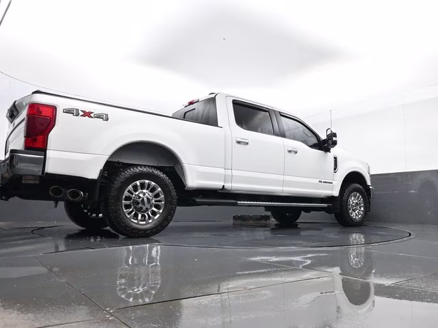 2022 Oxford White Ford Super Duty F-250 SRW Lariat 4X4 Truck