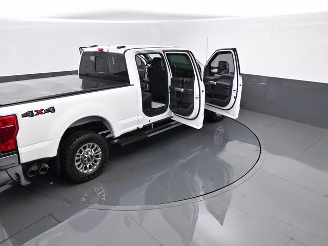 2022 Oxford White Ford Super Duty F-250 SRW Lariat 4X4 Truck