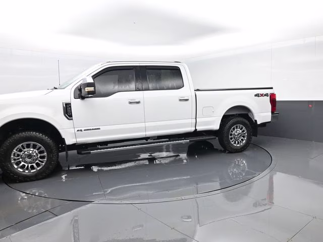 2022 Oxford White Ford Super Duty F-250 SRW Lariat 4X4 Truck