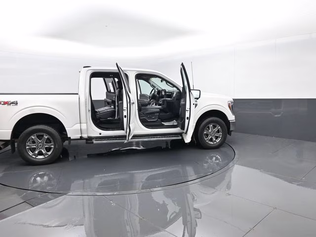 2022 White Metallic Ford F-150 Lariat 4X4 Truck