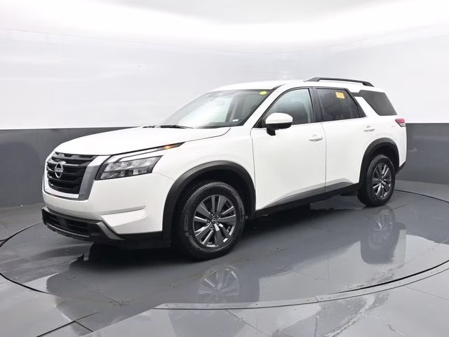 2025 Nissan Pathfinder SV 4WD's photo