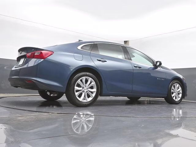 2024 Lakeshore Blue Metallic Chevrolet Malibu LT FWD Sedan