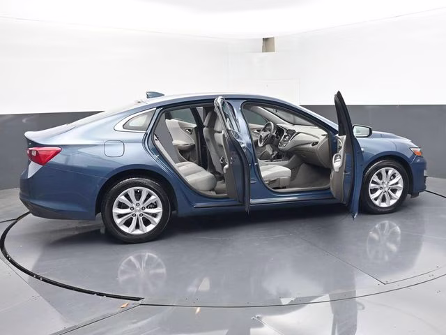 2024 Lakeshore Blue Metallic Chevrolet Malibu LT FWD Sedan