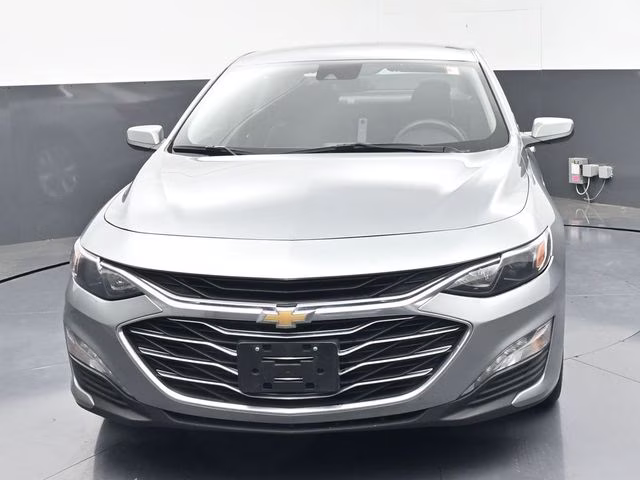 2024 Sterling Gray Metallic Chevrolet Malibu LT FWD Sedan