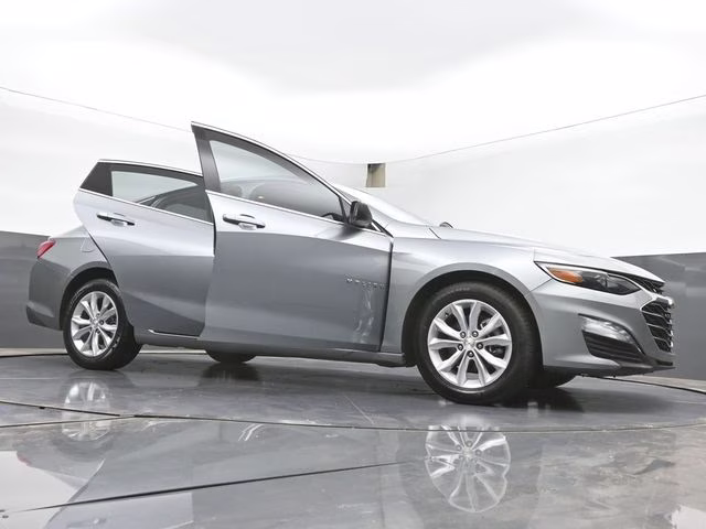 2024 Sterling Gray Metallic Chevrolet Malibu LT FWD Sedan