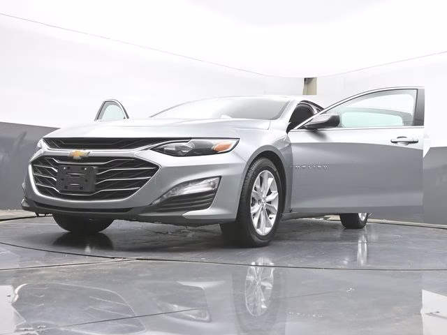2024 Sterling Gray Metallic Chevrolet Malibu LT FWD Sedan