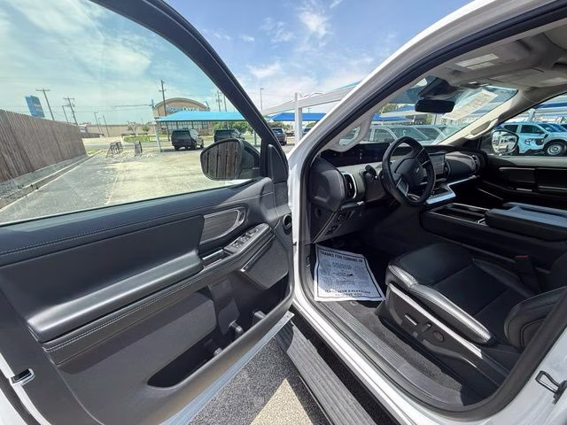 2025 Oxford White Ford Expedition Platinum 4X4 SUV