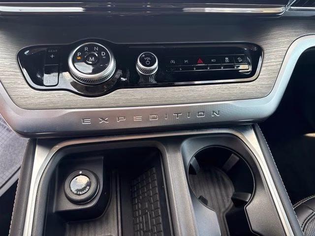 2025 Oxford White Ford Expedition Platinum 4X4 SUV