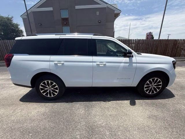 2025 Oxford White Ford Expedition Platinum 4X4 SUV