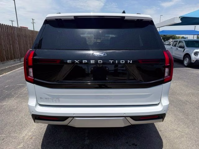 2025 Oxford White Ford Expedition Platinum 4X4 SUV