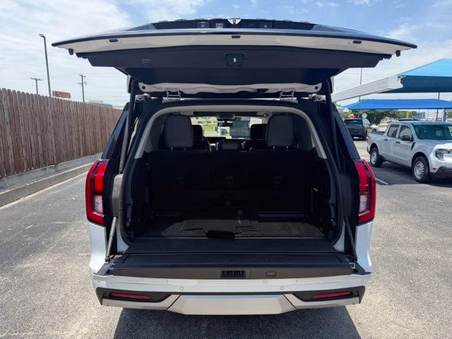 2025 Oxford White Ford Expedition Platinum 4X4 SUV