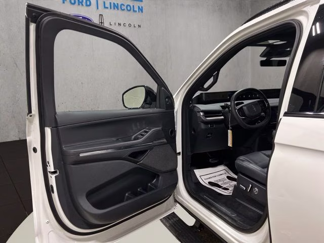 2026 Pristine White Met TC Lincoln Navigator Reserve 4X4 SUV