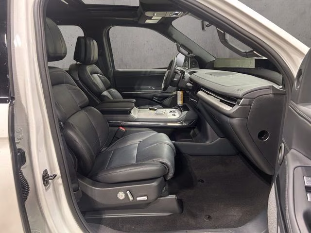 2026 Pristine White Met TC Lincoln Navigator Reserve 4X4 SUV