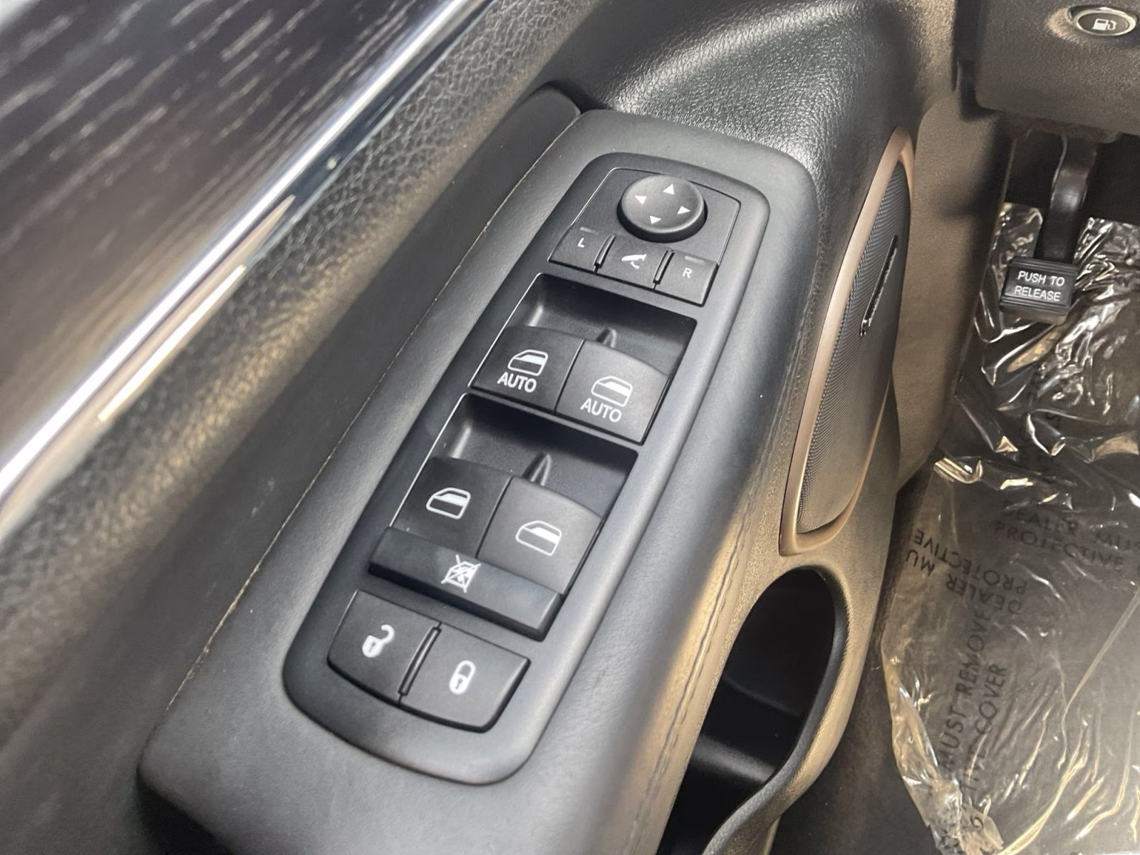 2015 Brilliant Black Crystal Pearlcoat Jeep Grand Cherokee Summit 4X4 SUV