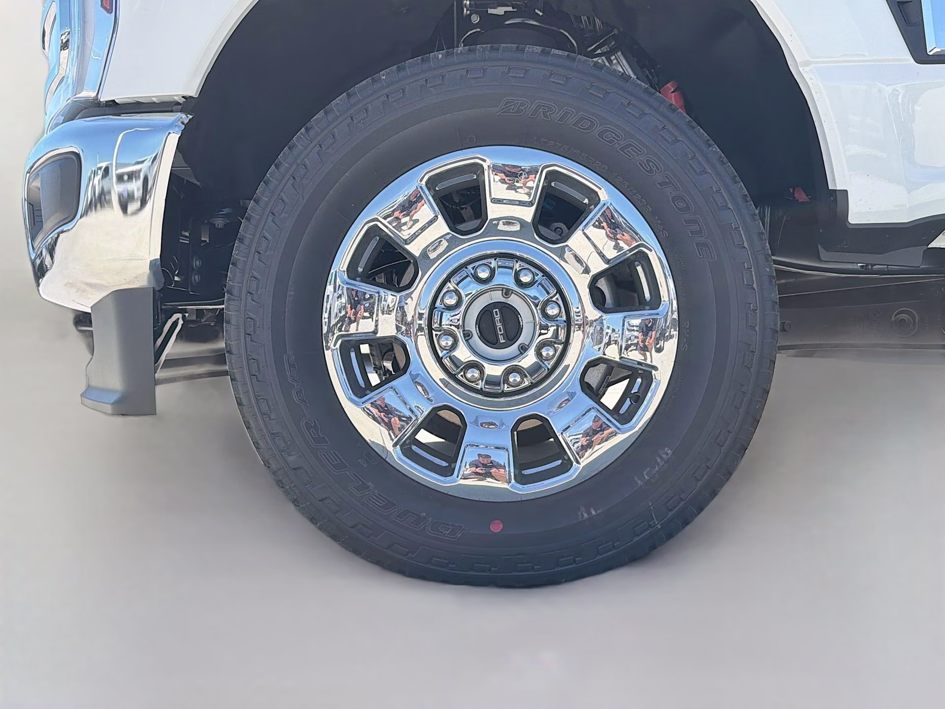 2026 Star White Metallic Tri-Coat Ford Super Duty F-250 SRW Lariat 4X4 Truck