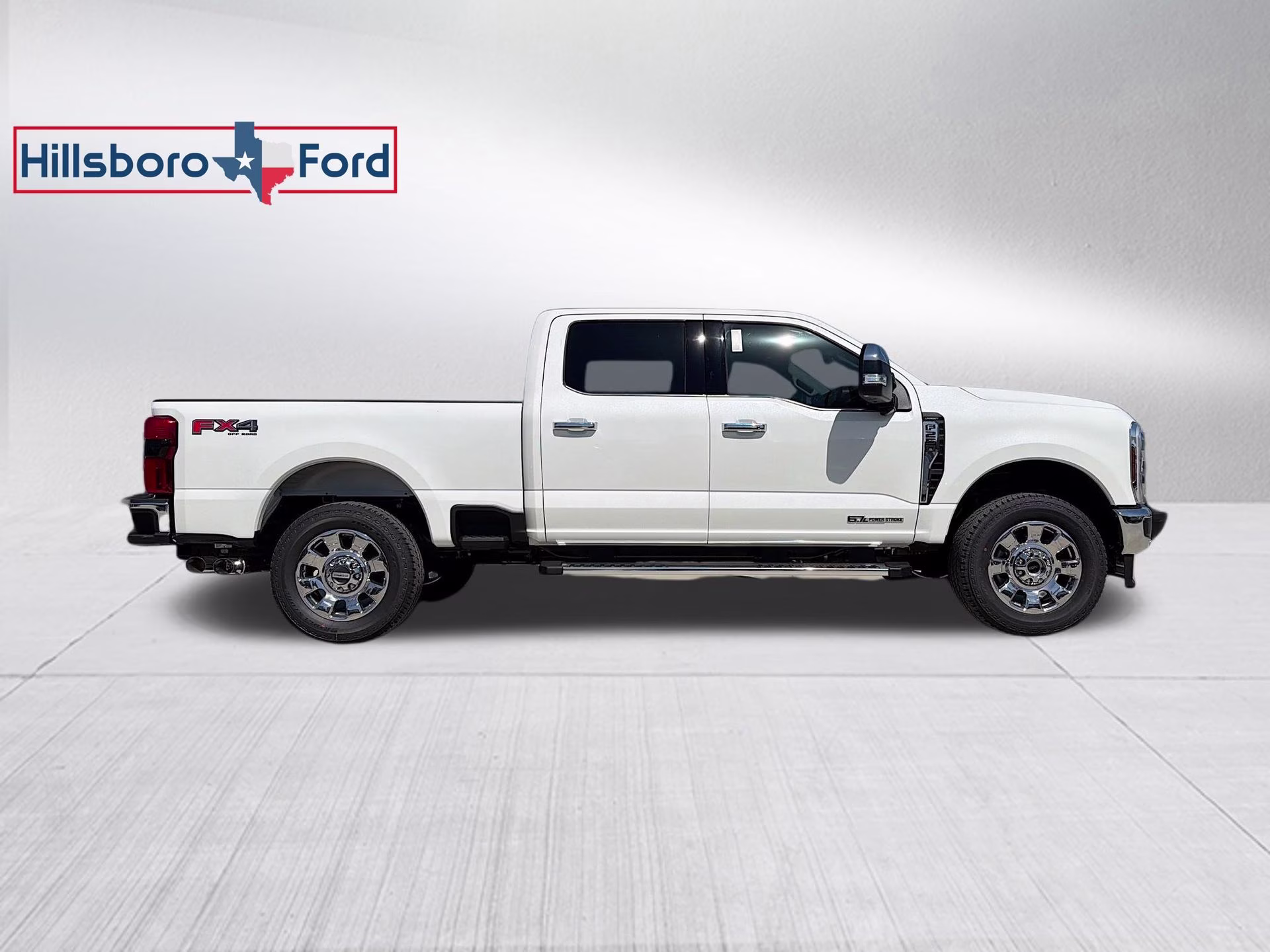 2026 Star White Metallic Tri-Coat Ford Super Duty F-250 SRW Lariat 4X4 Truck