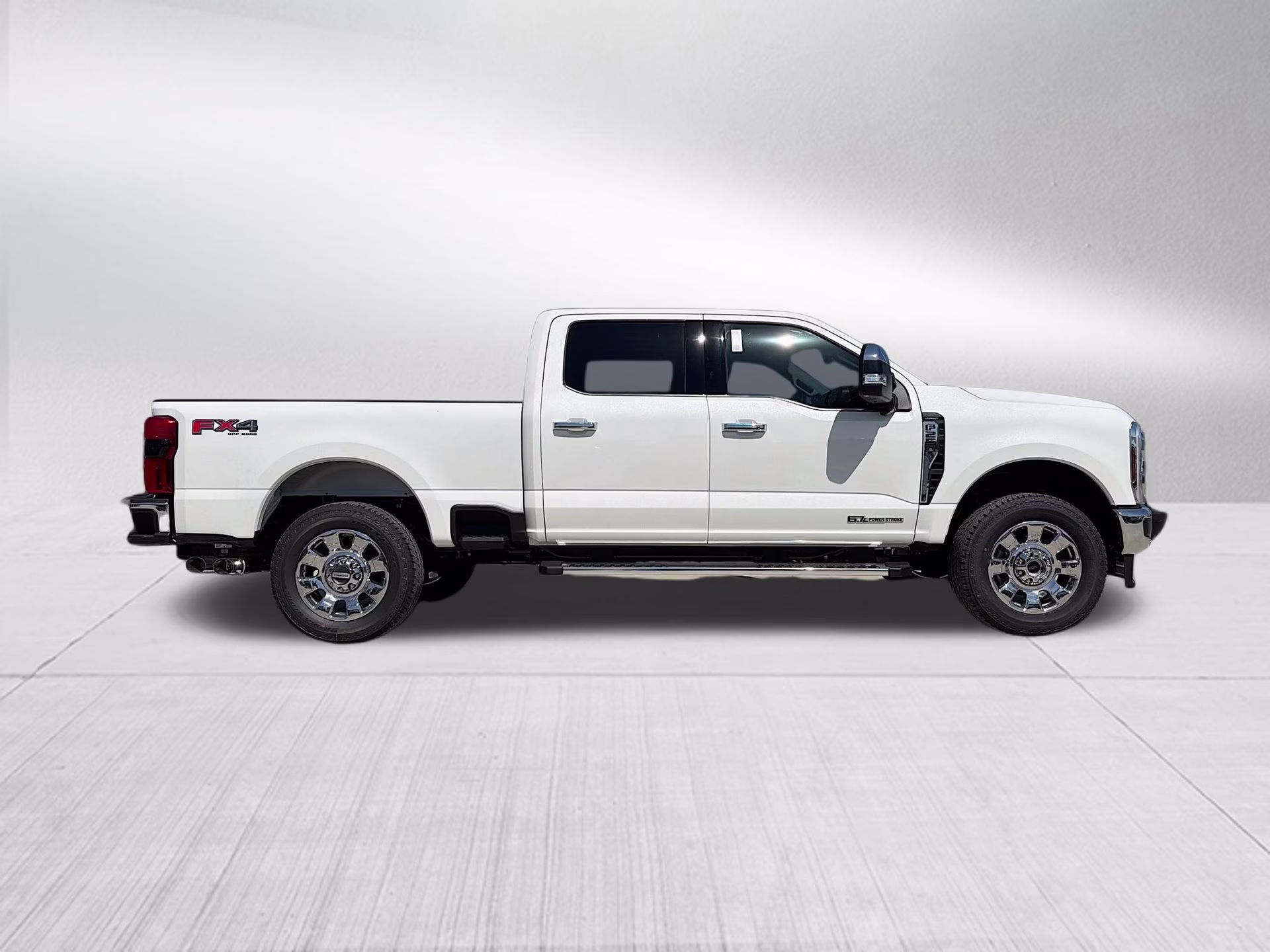 2026 Star White Metallic Tri-Coat Ford Super Duty F-250 SRW Lariat 4X4 Truck