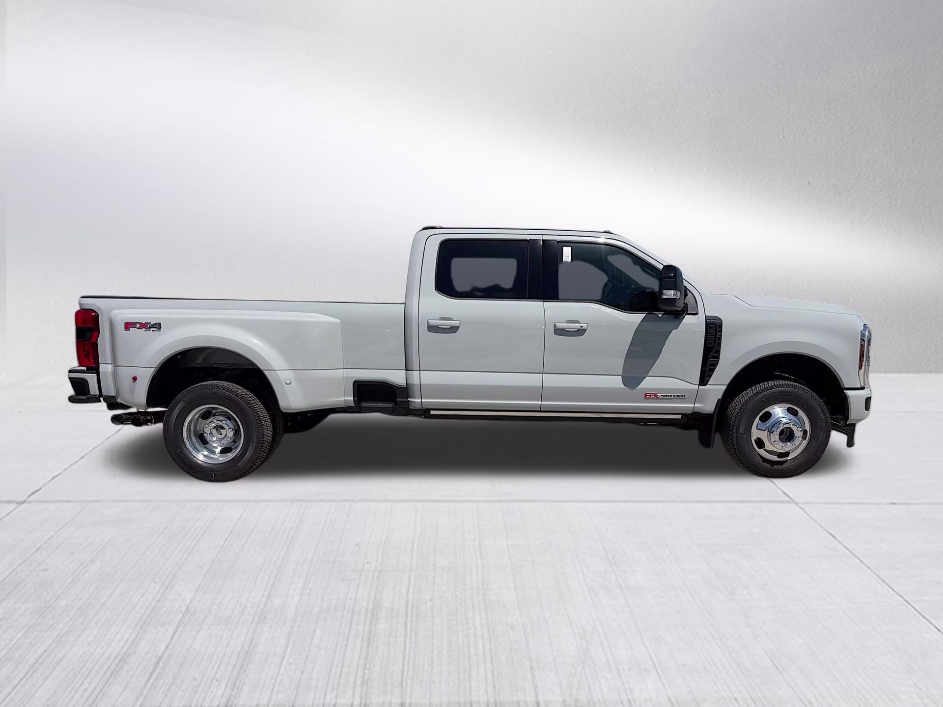 2026 Avalanche Ford Super Duty F-350 DRW Platinum 4X4 Truck
