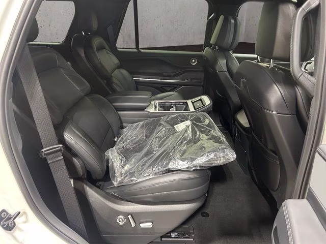 2026 Pristine White Met TC Lincoln Navigator Reserve 4X4 SUV