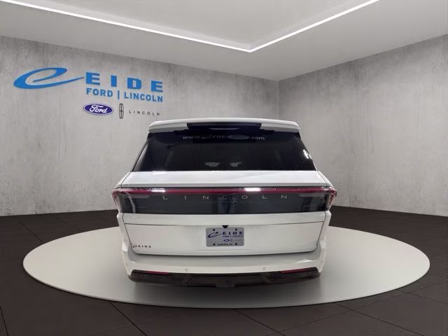 2026 Pristine White Met TC Lincoln Navigator Reserve 4X4 SUV
