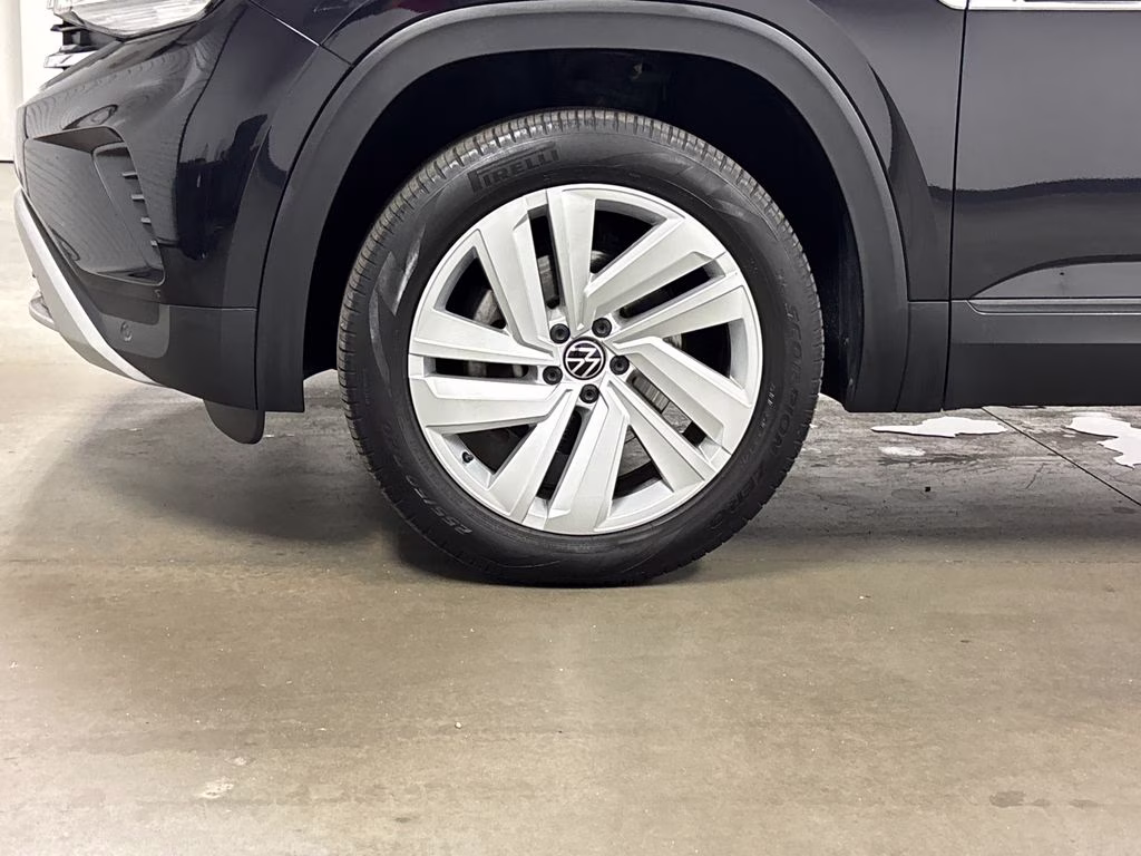 2020 Deep Black Volkswagen Atlas Cross Sport 3.6L V6 SE w/Technology AWD SUV