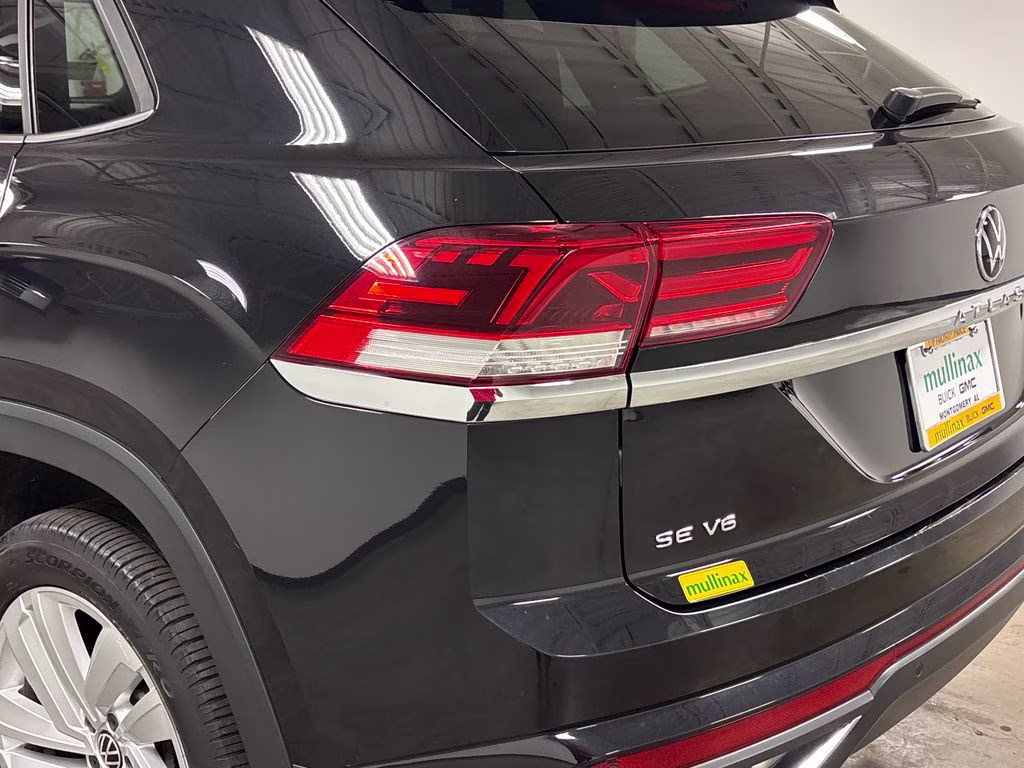 2020 Deep Black Volkswagen Atlas Cross Sport 3.6L V6 SE w/Technology AWD SUV