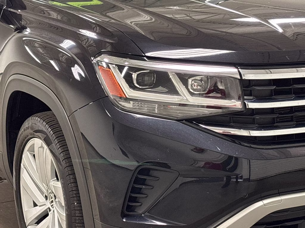 2020 Deep Black Volkswagen Atlas Cross Sport 3.6L V6 SE w/Technology AWD SUV
