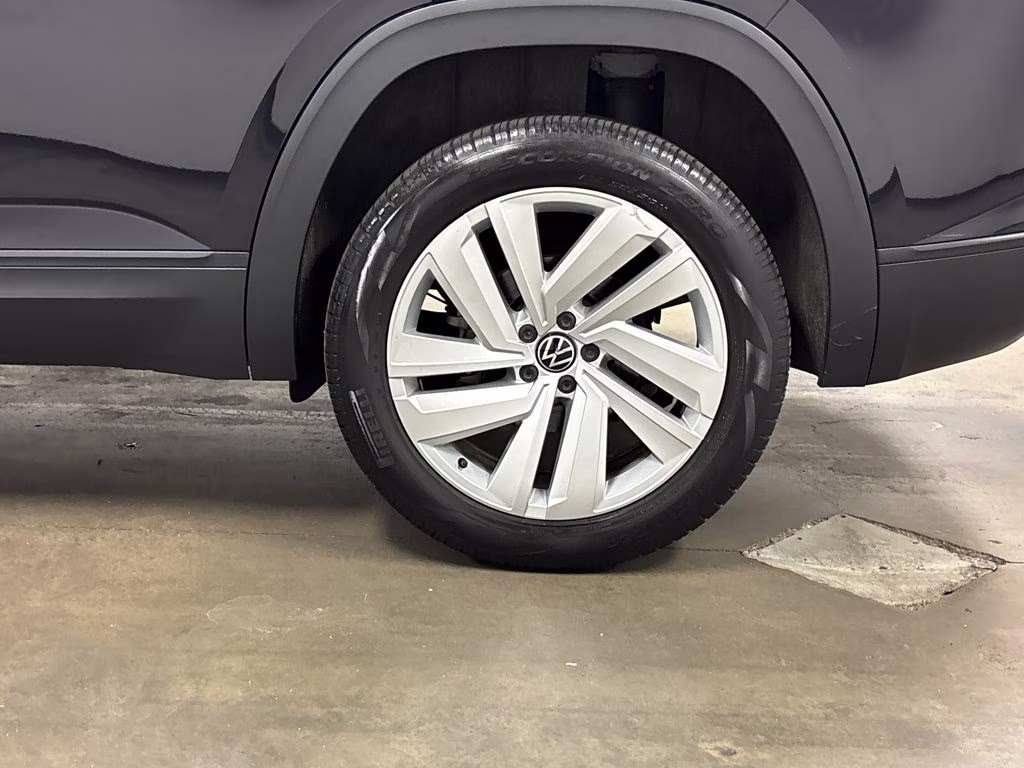 2020 Deep Black Volkswagen Atlas Cross Sport 3.6L V6 SE w/Technology AWD SUV