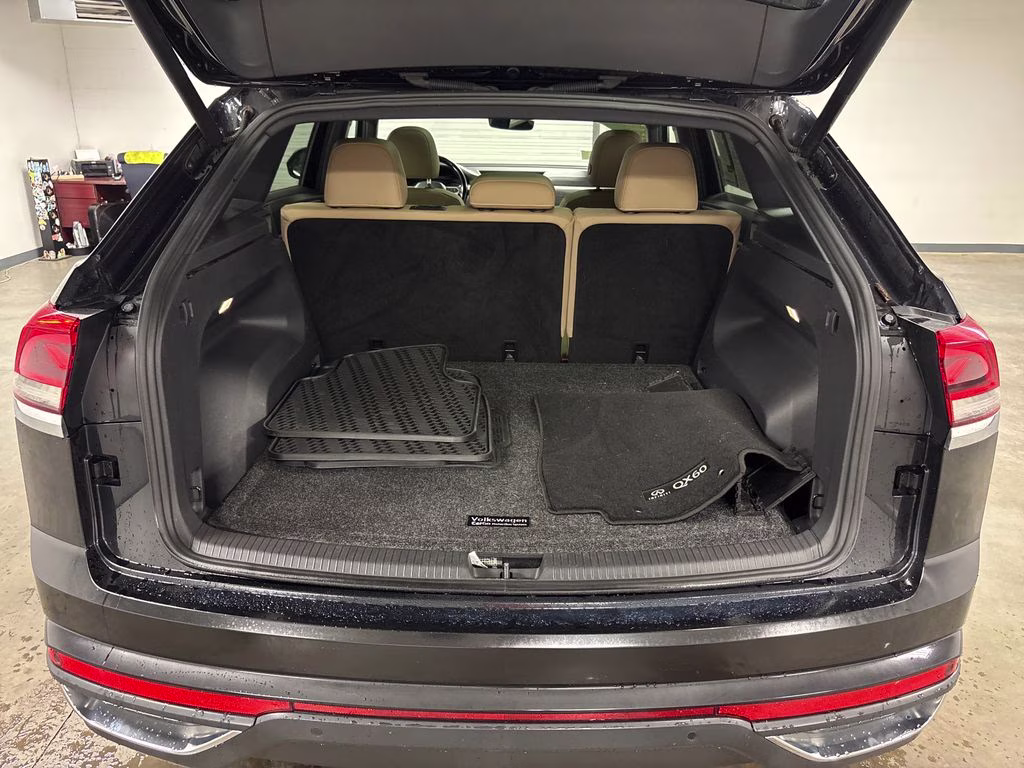 2020 Deep Black Volkswagen Atlas Cross Sport 3.6L V6 SE w/Technology AWD SUV