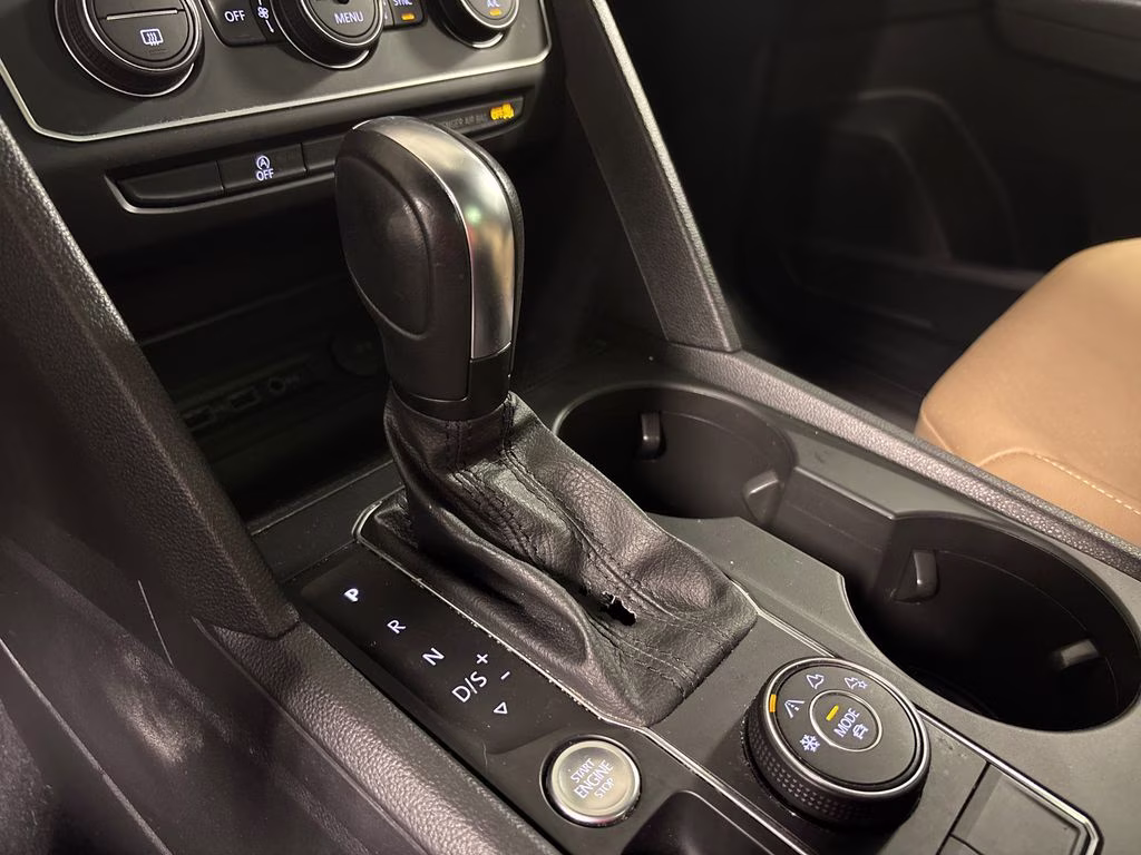 2020 Deep Black Volkswagen Atlas Cross Sport 3.6L V6 SE w/Technology AWD SUV
