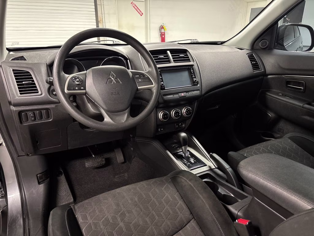 2024 Mercury Gray Metallic Mitsubishi Outlander Sport 2.0 ES 4X4 SUV