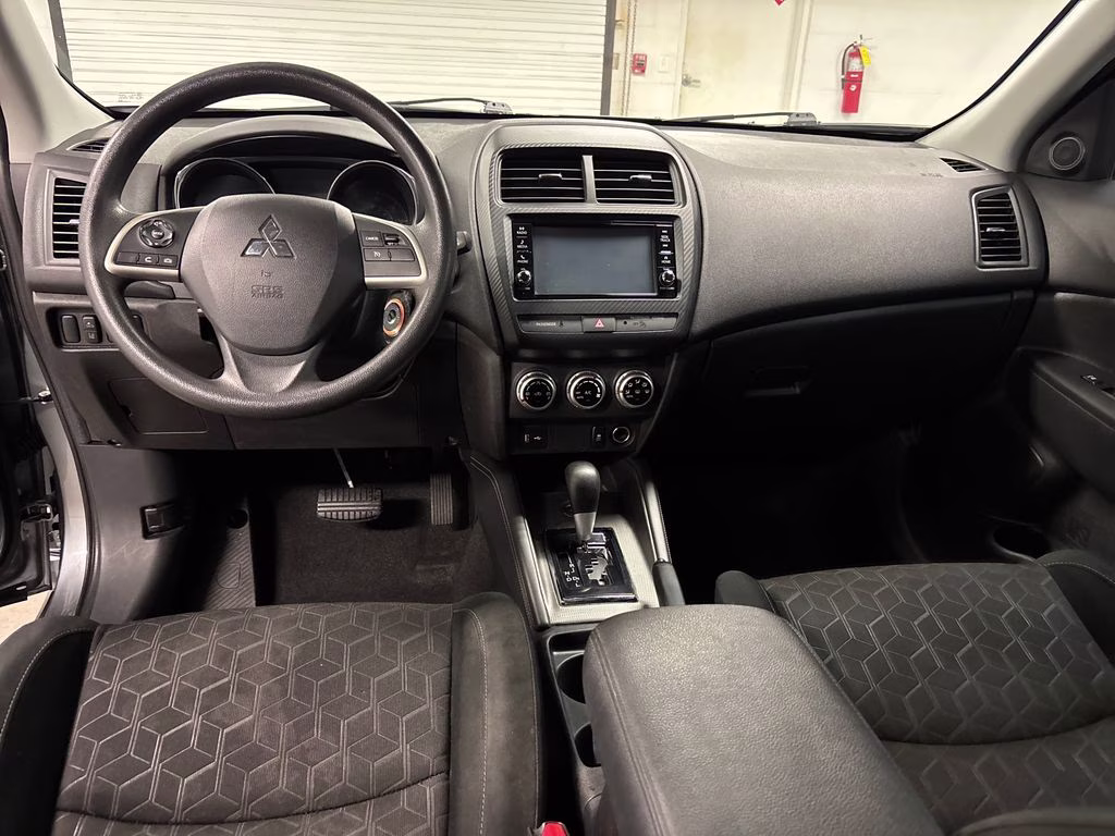 2024 Mercury Gray Metallic Mitsubishi Outlander Sport 2.0 ES 4X4 SUV