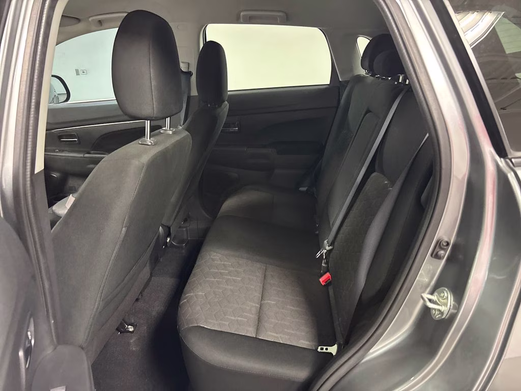 2024 Mercury Gray Metallic Mitsubishi Outlander Sport 2.0 ES 4X4 SUV