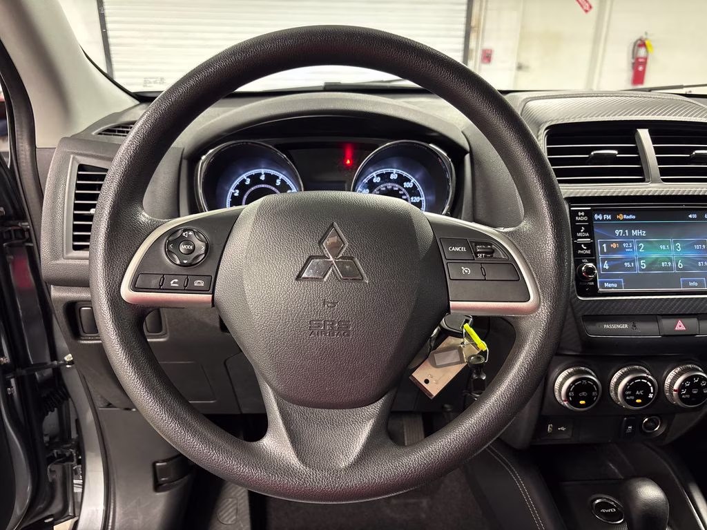 2024 Mercury Gray Metallic Mitsubishi Outlander Sport 2.0 ES 4X4 SUV