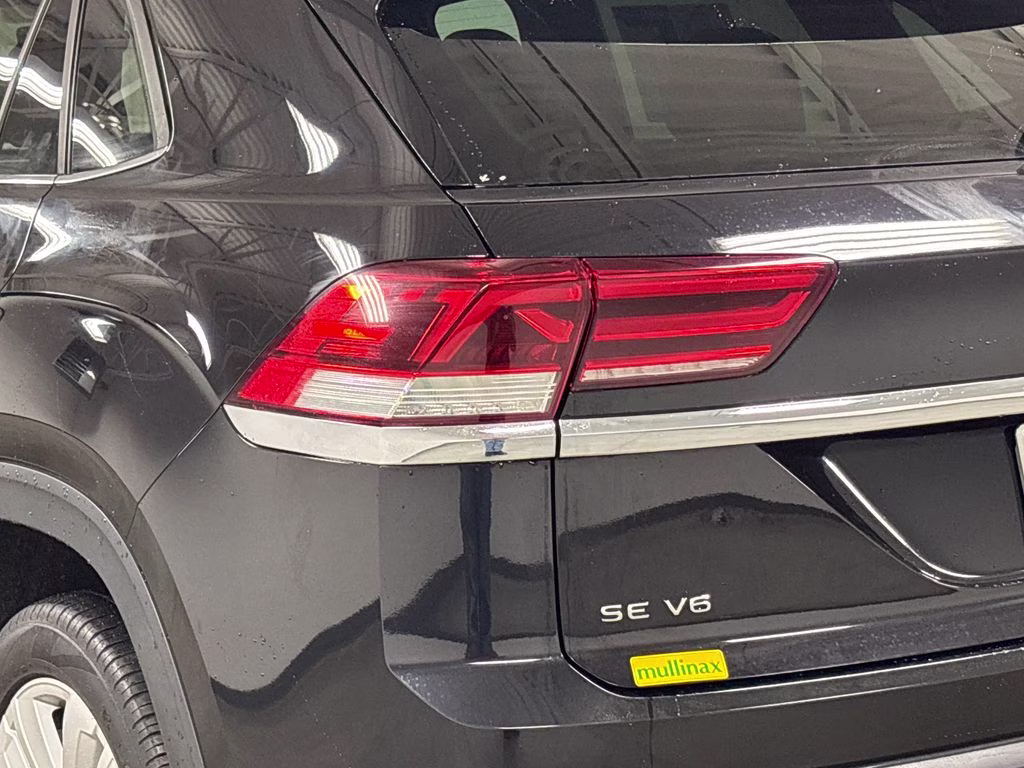 2020 Deep Black Volkswagen Atlas Cross Sport 3.6L V6 SE w/Technology AWD SUV