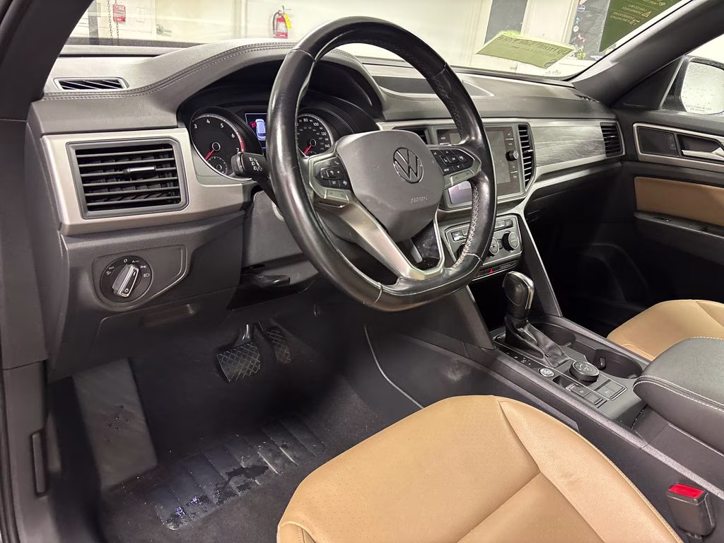 2020 Deep Black Volkswagen Atlas Cross Sport 3.6L V6 SE w/Technology AWD SUV