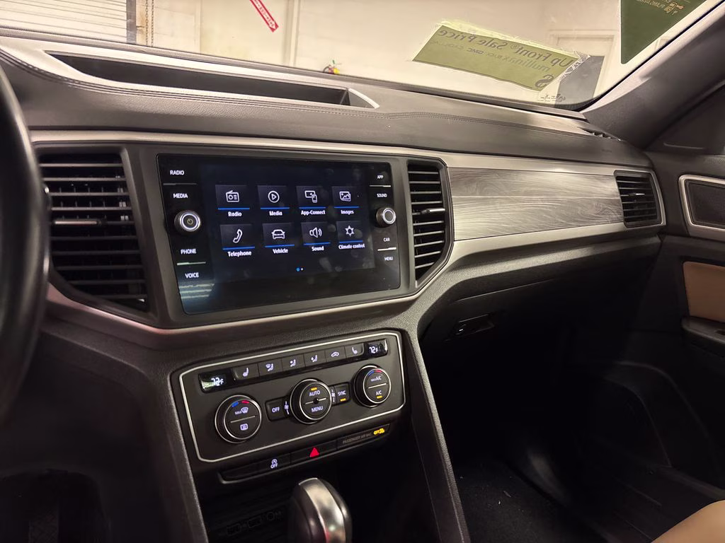 2020 Deep Black Volkswagen Atlas Cross Sport 3.6L V6 SE w/Technology AWD SUV