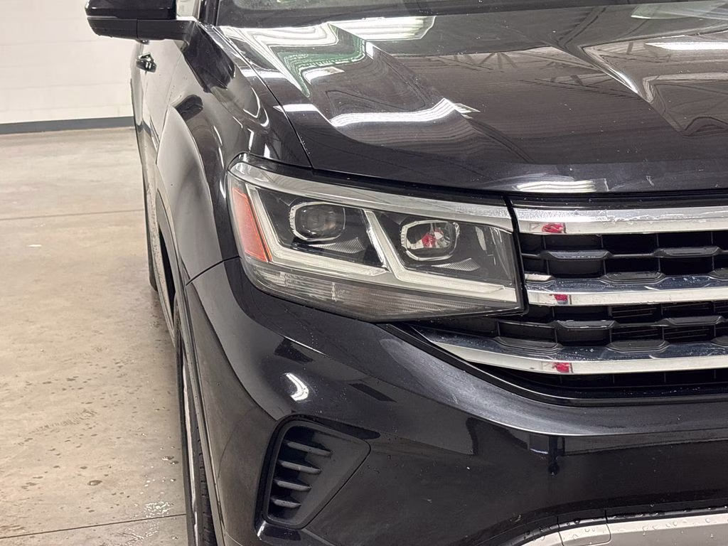 2020 Deep Black Volkswagen Atlas Cross Sport 3.6L V6 SE w/Technology AWD SUV