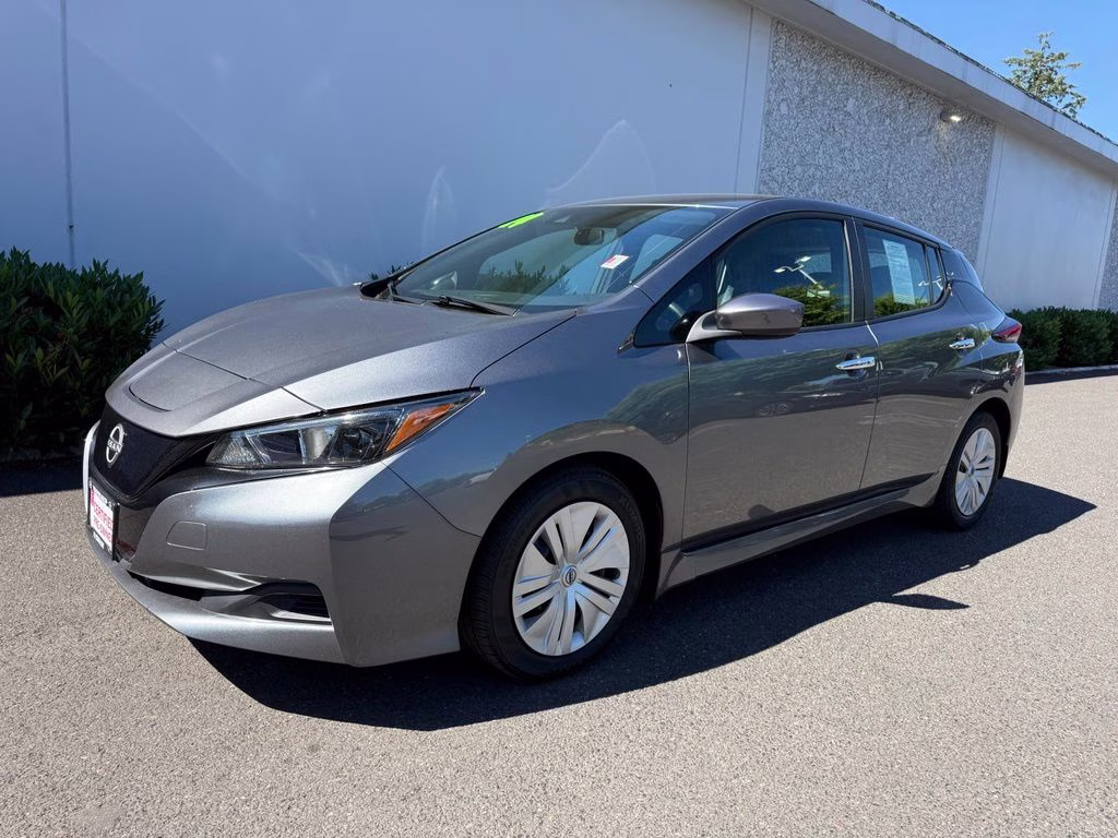 2024 Gun Metallic Nissan LEAF S FWD Hatchback