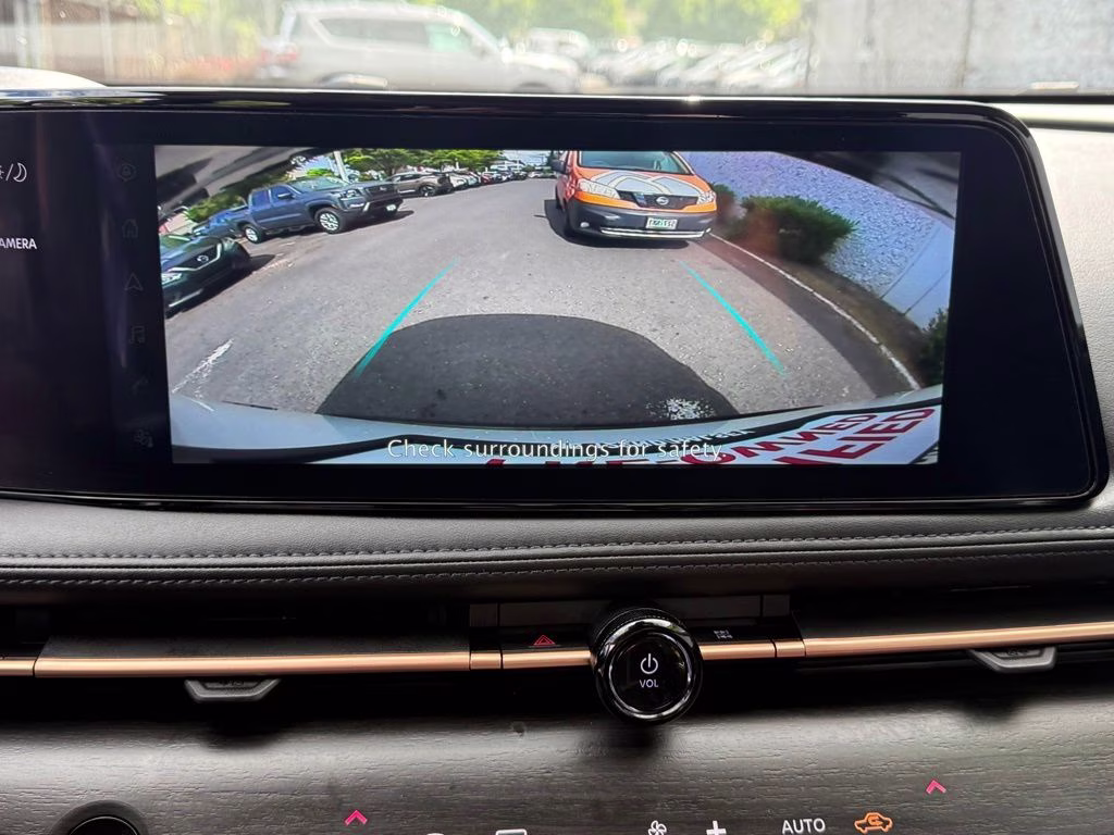 2024 Everest White Pearl Tricoat/Black Diamond Pearl Nissan ARIYA ENGAGE FWD SUV