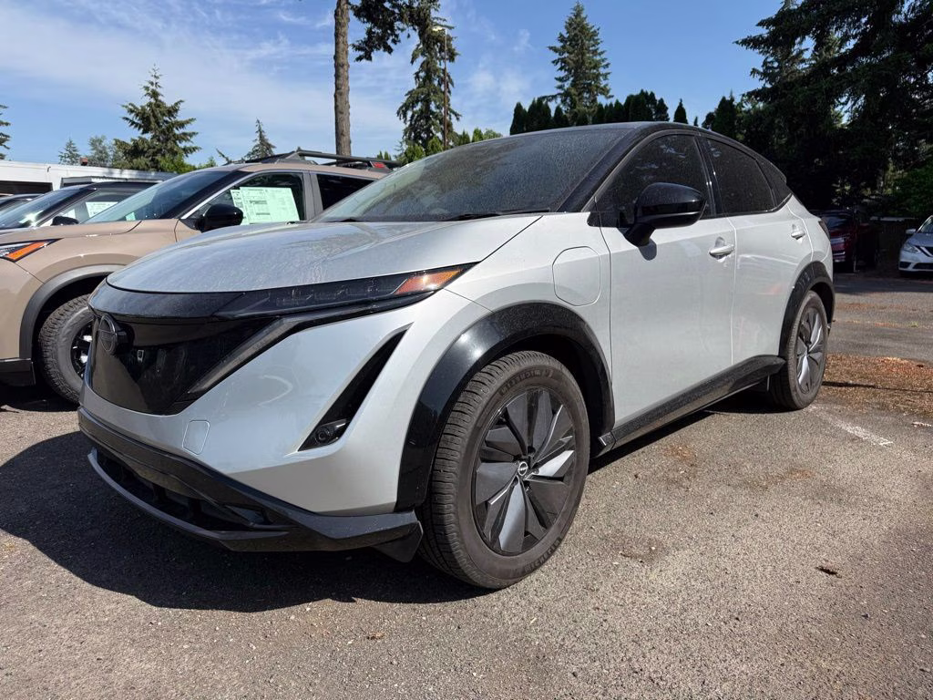 2023 Brilliant Silver Metallic/Black Diamond Pearl Nissan ARIYA ENGAGE+ e-4ORCE AWD SUV