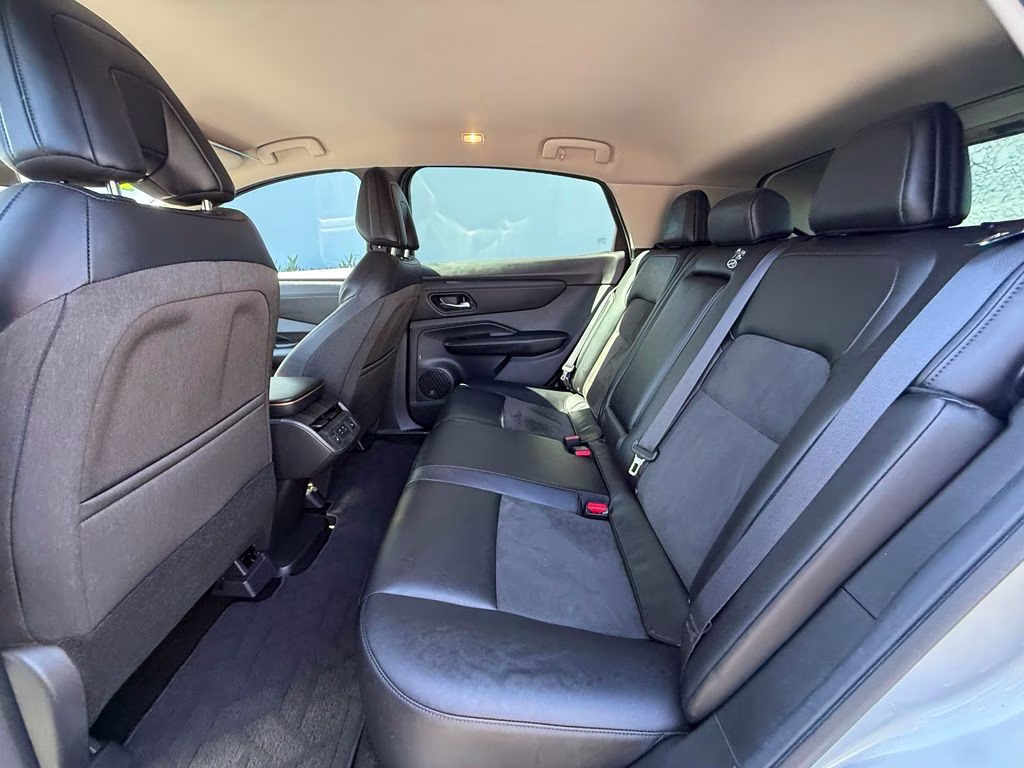 2023 Brilliant Silver Metallic/Black Diamond Pearl Nissan ARIYA ENGAGE+ e-4ORCE AWD SUV